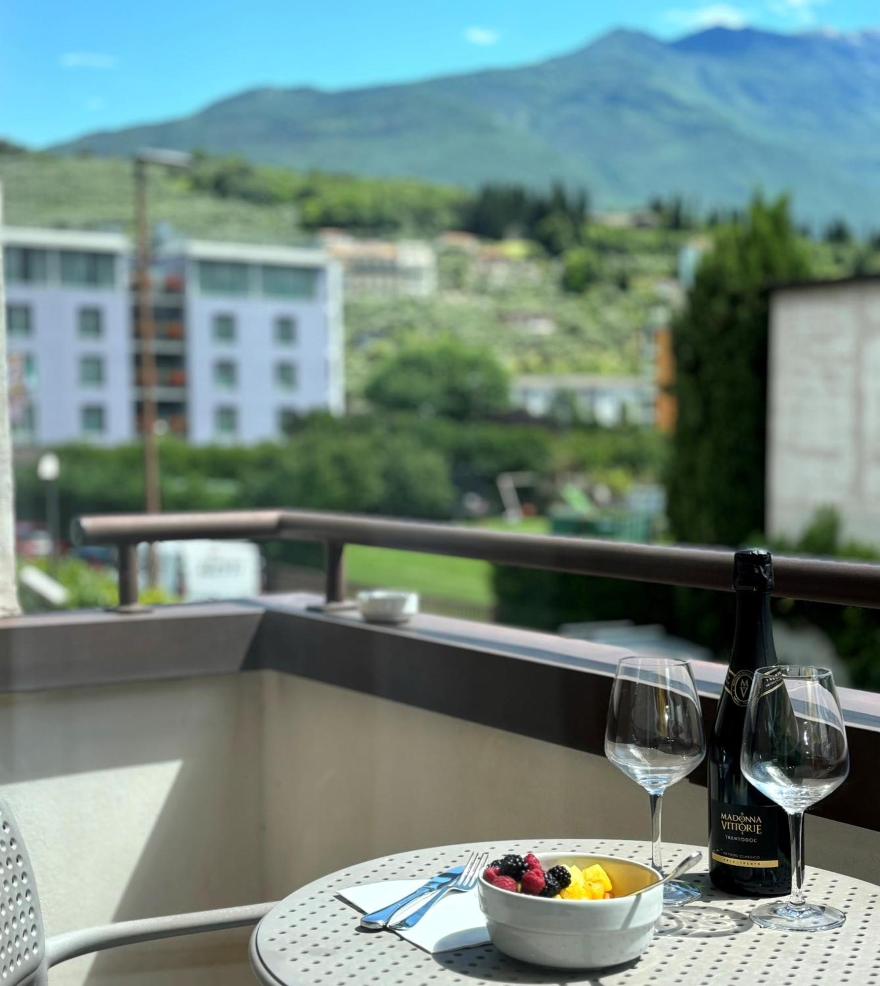 Sunlake Hotel Riva del Garda Dış mekan fotoğraf