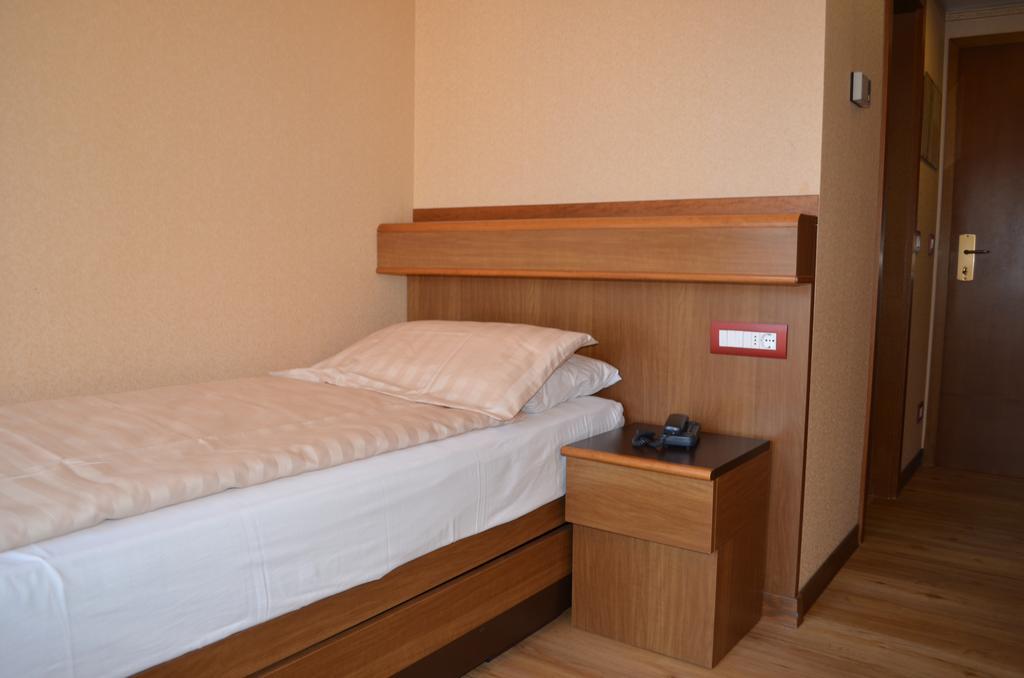 Sunlake Hotel Riva del Garda Dış mekan fotoğraf